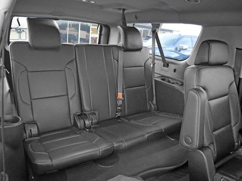 Used 2020 Chevrolet Suburban LT image 33