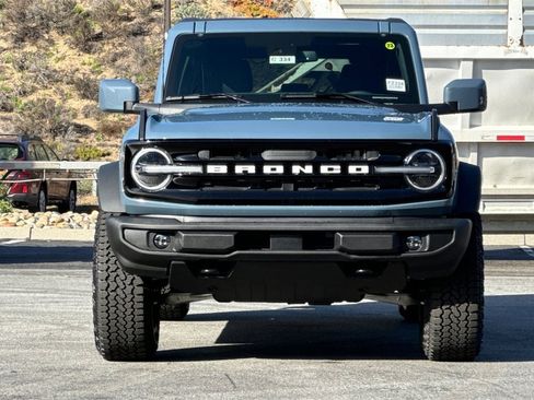 New 2025 Ford Bronco Outer Banks w/ Sasquatch Package image 2