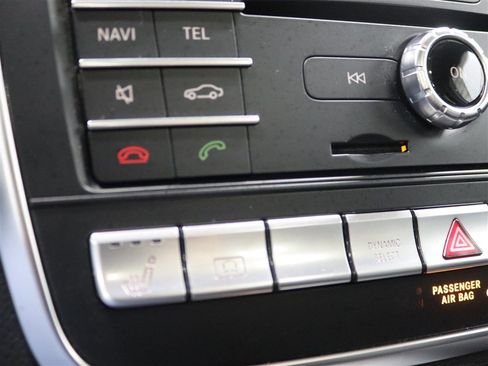 Used 2018 Mercedes-Benz GLA 250 4MATIC image 40