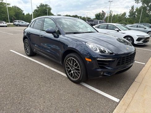 Used 2018 Porsche Macan AWD/4WD image 3