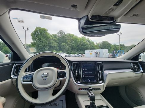 Used 2020 Volvo S60 T5 Momentum FWD image 20