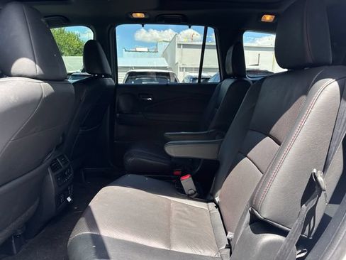 Used 2021 Honda Pilot Black Edition image 11
