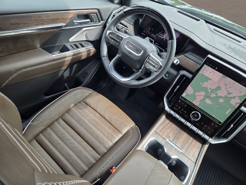 Used 2026 GMC Acadia Denali Ultimate w/ LPO, Floor Liner Package FWD image 23