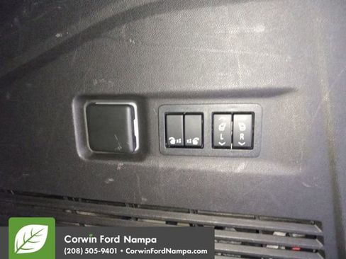 Used 2021 GMC Yukon XL Denali w/ Advanced Technology Package AWD/4WD image 30