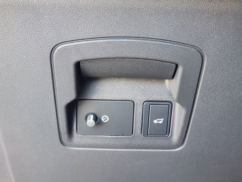 New 2026 Land Rover Range Rover Velar Dynamic SE image 21