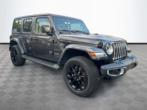 Used 2023 Jeep Wrangler Unlimited Sahara AWD/4WD image 4