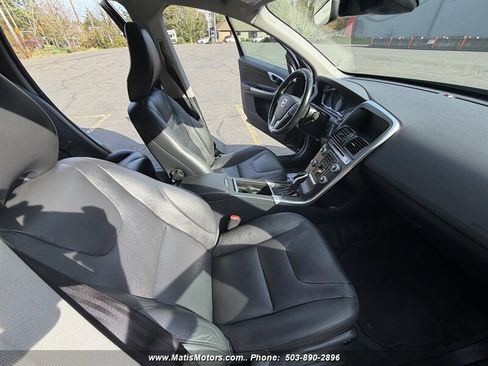 Used 2015 Volvo XC60 T5 Premier w/ Proximity Package image 11