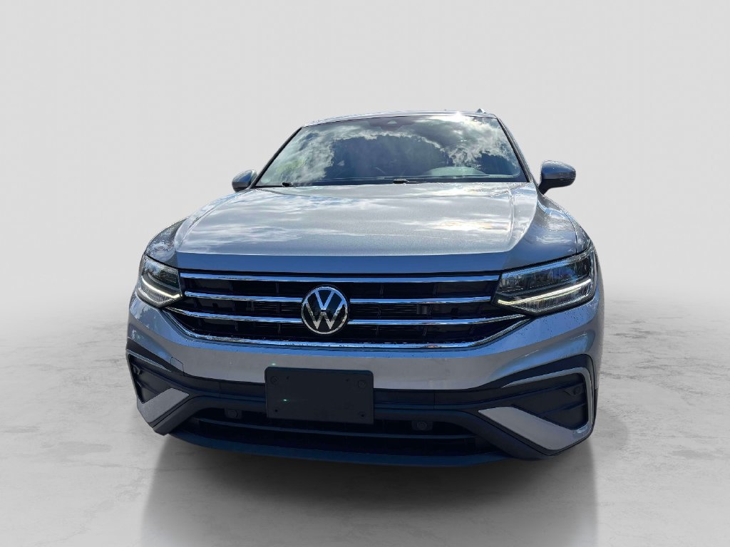 Used 2023 Volkswagen Tiguan SE AWD/4WD image 8