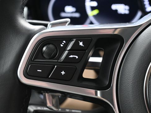 Used 2023 Porsche Cayenne E-Hybrid image 22