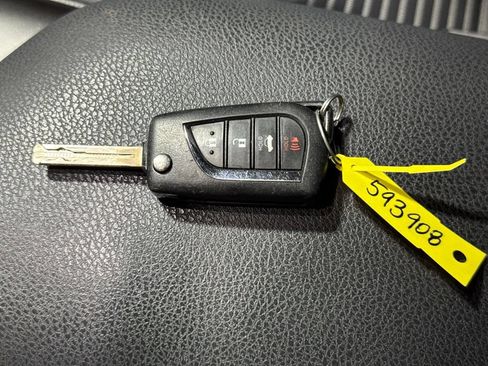 Used 2021 Toyota Camry SE FWD image 30