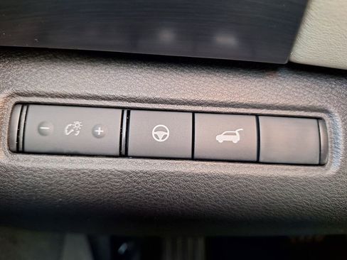 Used 2024 Nissan Pathfinder SL image 12