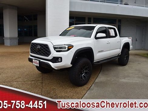 Used 2021 Toyota Tacoma TRD Off-Road image 5
