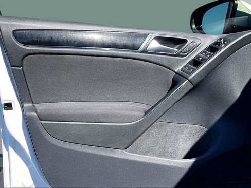 Used 2013 Volkswagen GTI 4-Door image 13