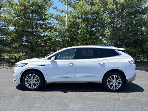 Used 2024 Buick Enclave Premium FWD image 2