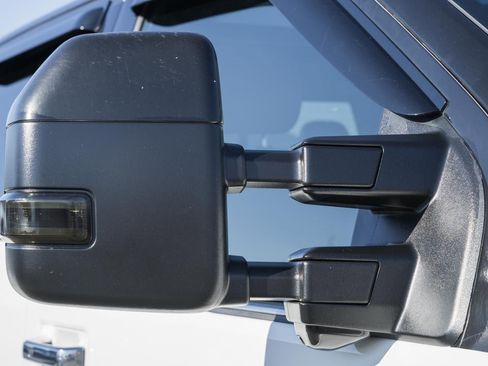 Certified 2022 Ford F450 Platinum w/ FX4 Off-Road Package image 18