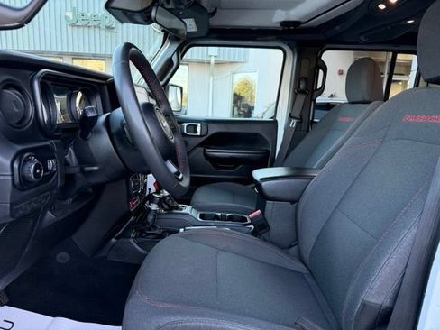 Used 2025 Jeep Wrangler Unlimited Rubicon AWD/4WD image 20
