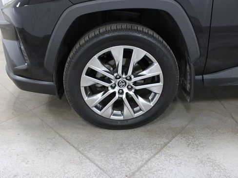 Used 2020 Toyota RAV4 XLE Premium AWD/4WD image 34