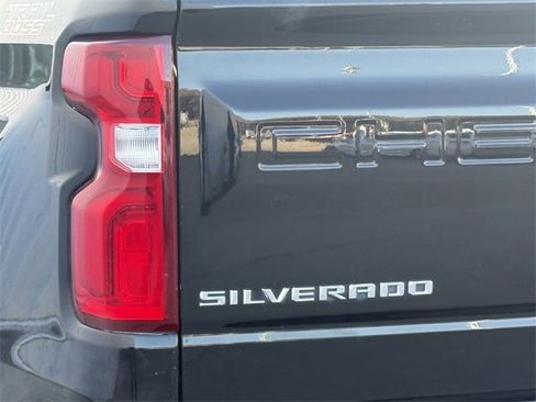Used 2021 Chevrolet Silverado 1500 LT Trail Boss image 6