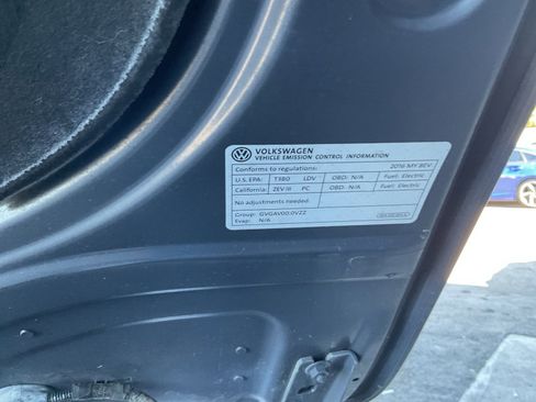 Used 2016 Volkswagen e-Golf SE w/ DC Fast Charging Package image 25