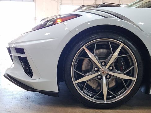 Used 2021 Chevrolet Corvette Stingray Preferred Cpe w/ Z51 Performance Package RWD image 5
