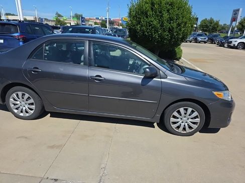 Used 2012 Toyota Corolla LE FWD image 4