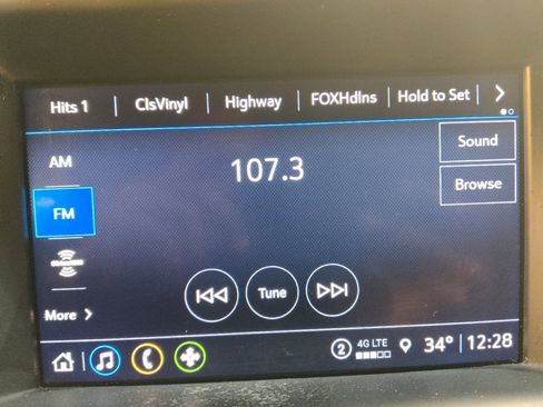 Used 2022 GMC Terrain SLT image 25