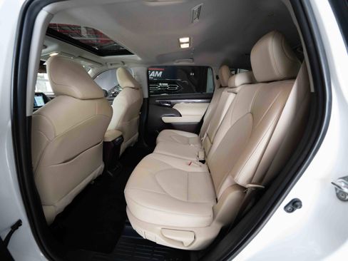 Used 2020 Toyota Highlander Limited AWD/4WD image 23