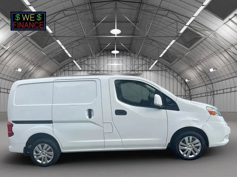 Used 2019 Nissan NV200 SV image 4