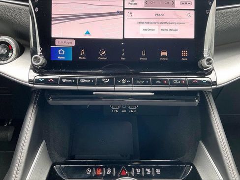 Certified 2025 Jeep Wagoneer Series III w/ Premium Group I AWD/4WD image 20