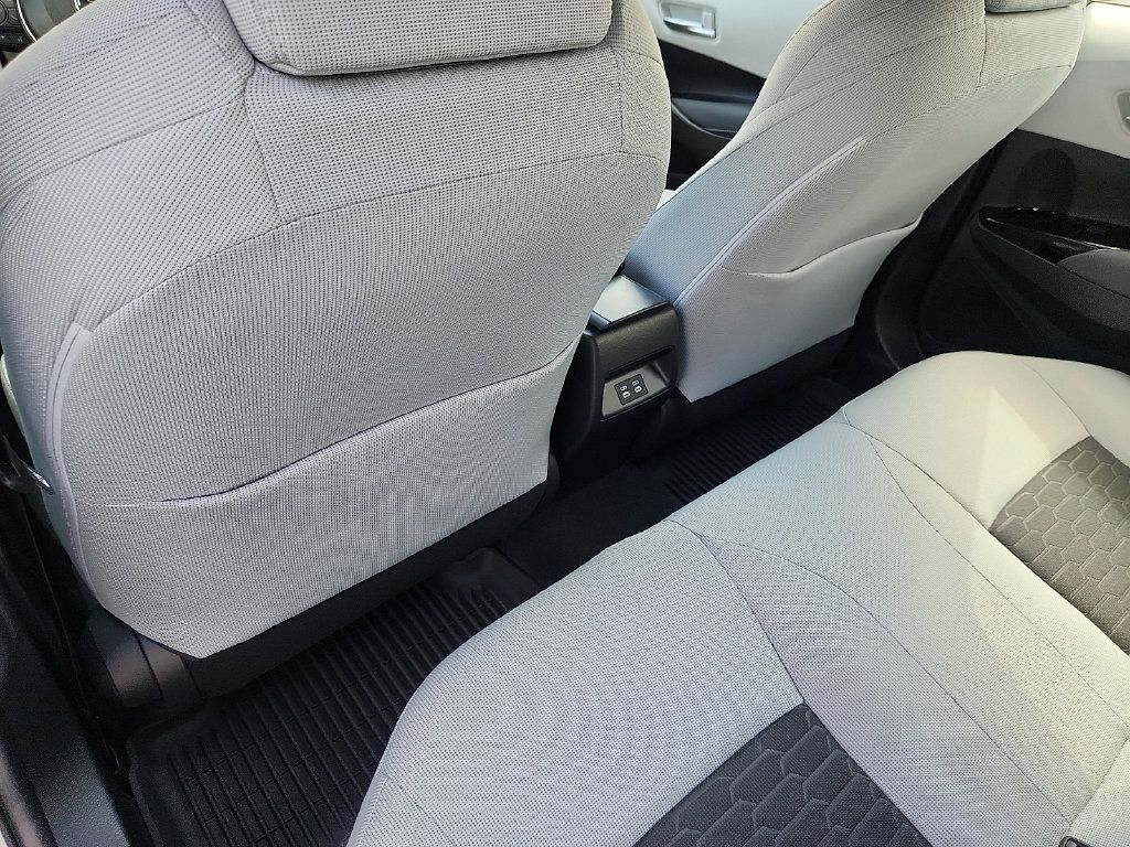 Used 2024 Toyota Corolla SE FWD image 11