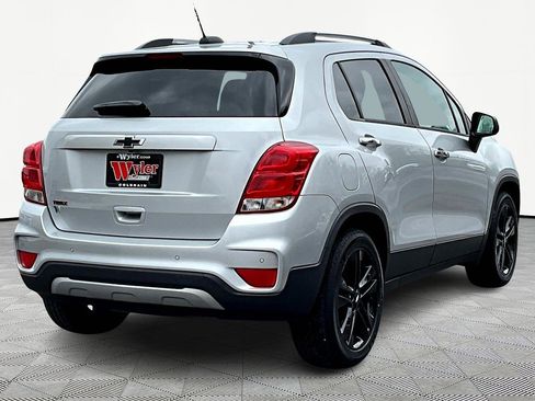 Used 2019 Chevrolet Trax LT w/ Sun & Sound Package image 7
