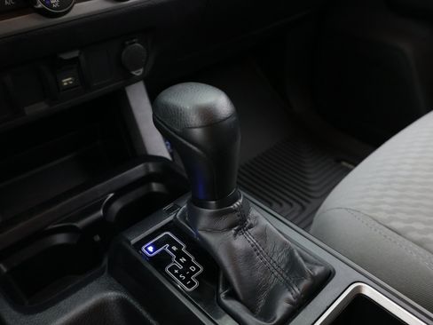 Used 2021 Toyota Tacoma SR RWD image 16