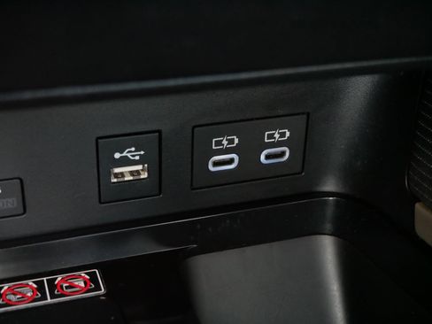 Certified 2025 Toyota Camry SE image 29