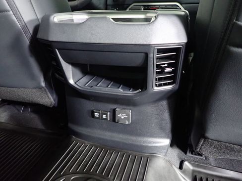 Used 2025 Toyota Tundra Limited AWD/4WD image 44