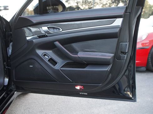 Used 2016 Porsche Panamera GTS image 33