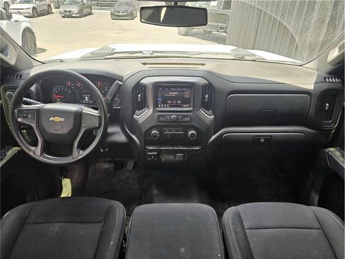 Used 2021 Chevrolet Silverado 2500 Custom w/ Custom Value Package AWD/4WD image 5