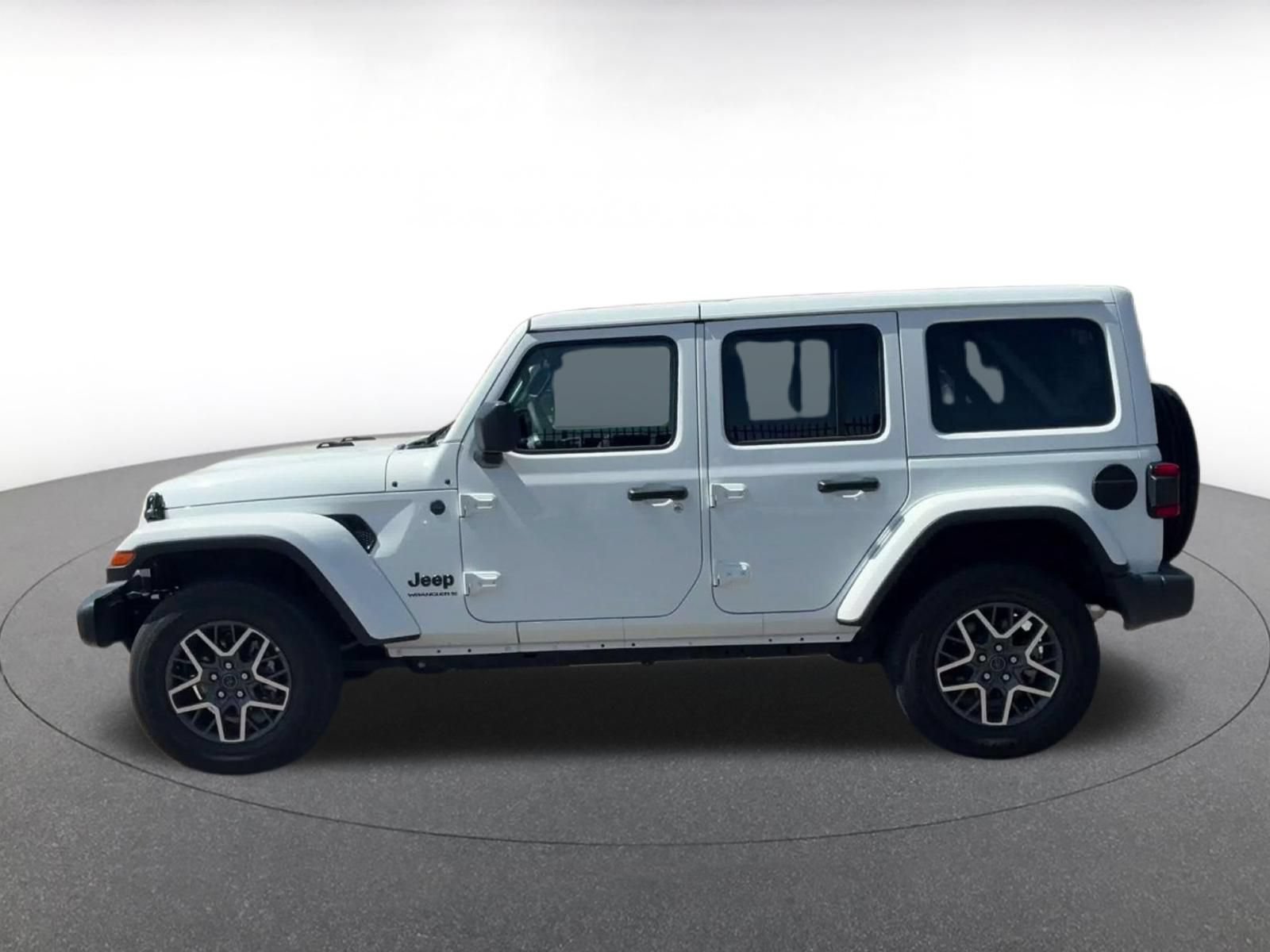 Used 2025 Jeep Wrangler Unlimited Sahara AWD/4WD image 8