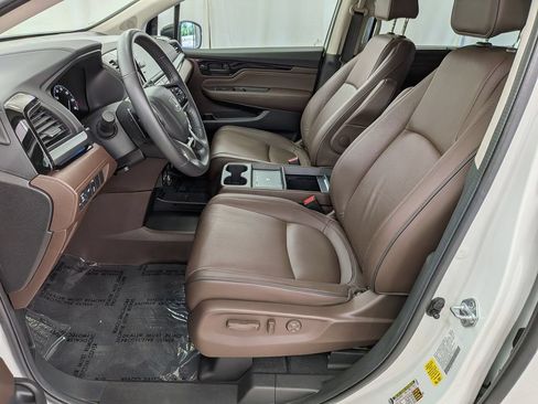 Used 2025 Honda Odyssey Touring image 14