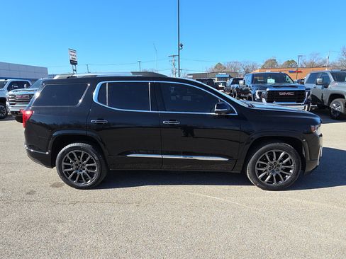 Used 2023 GMC Acadia Denali w/ Black Diamond Edition image 9