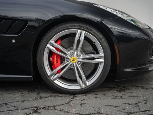 Certified 2018 Ferrari GTC4Lusso image 17