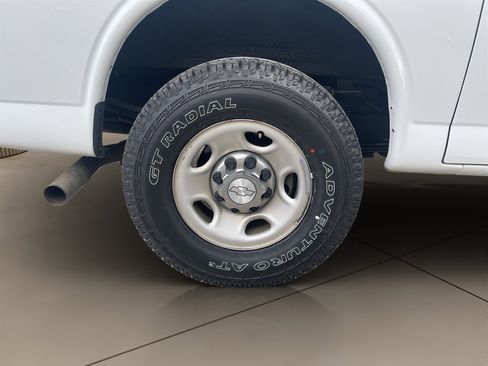 Used 2016 Chevrolet Express 2500 LT w/ LT Preferred Equipment Group image 19