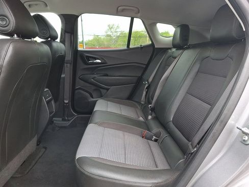 Used 2025 Chevrolet Trax LT FWD image 14
