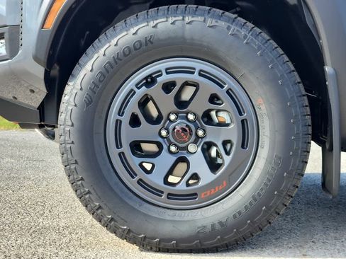 New 2026 Nissan Frontier PRO-4X w/ Pro-4x Convenience Package image 6