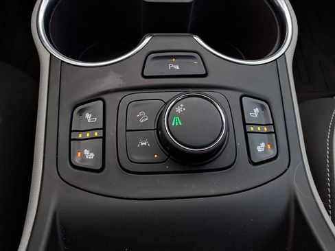 Certified 2022 GMC Terrain SLT w/ Tech Package image 15