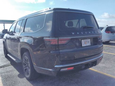 Used 2024 Jeep Wagoneer L Series II RWD image 5