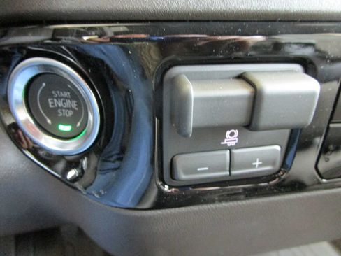 Used 2026 GMC Sierra 1500 SLE AWD/4WD image 47