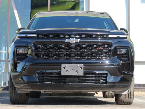 Used 2024 Chevrolet Traverse RS w/ LPO, Floor Liner Package image 3