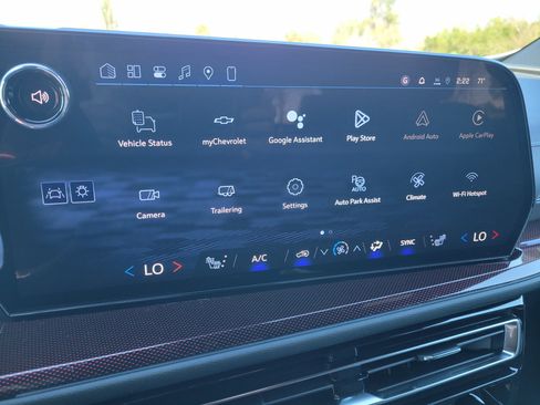 New 2026 Chevrolet Traverse Z71 w/ Enhanced Driving Package AWD/4WD image 17