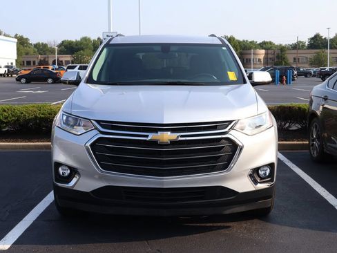 Used 2019 Chevrolet Traverse LT FWD image 2
