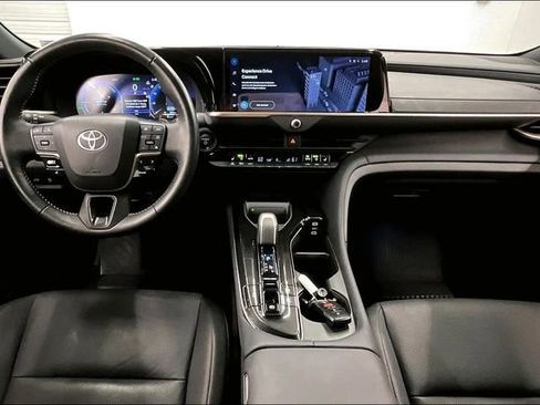Used 2025 Toyota Crown Signia AWD/4WD image 18